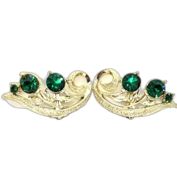 Vintage Signed LISNER Gold Tone Green Rhinestone Clip On Earrings - Picture 1 of 9